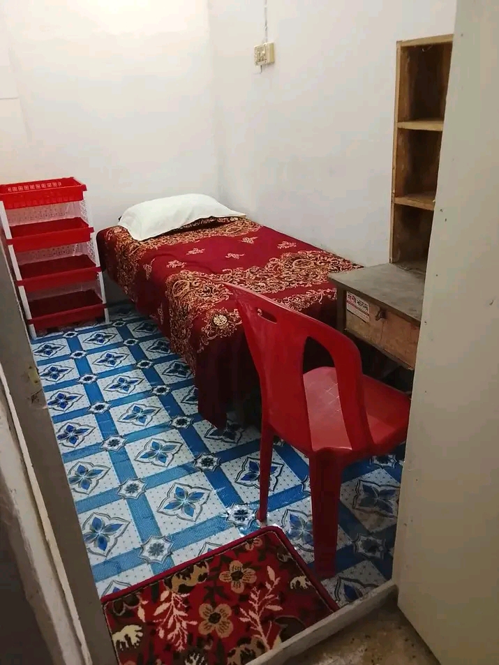 স্বপ্ন যাত্রা ছাত্র হোস্টেল 