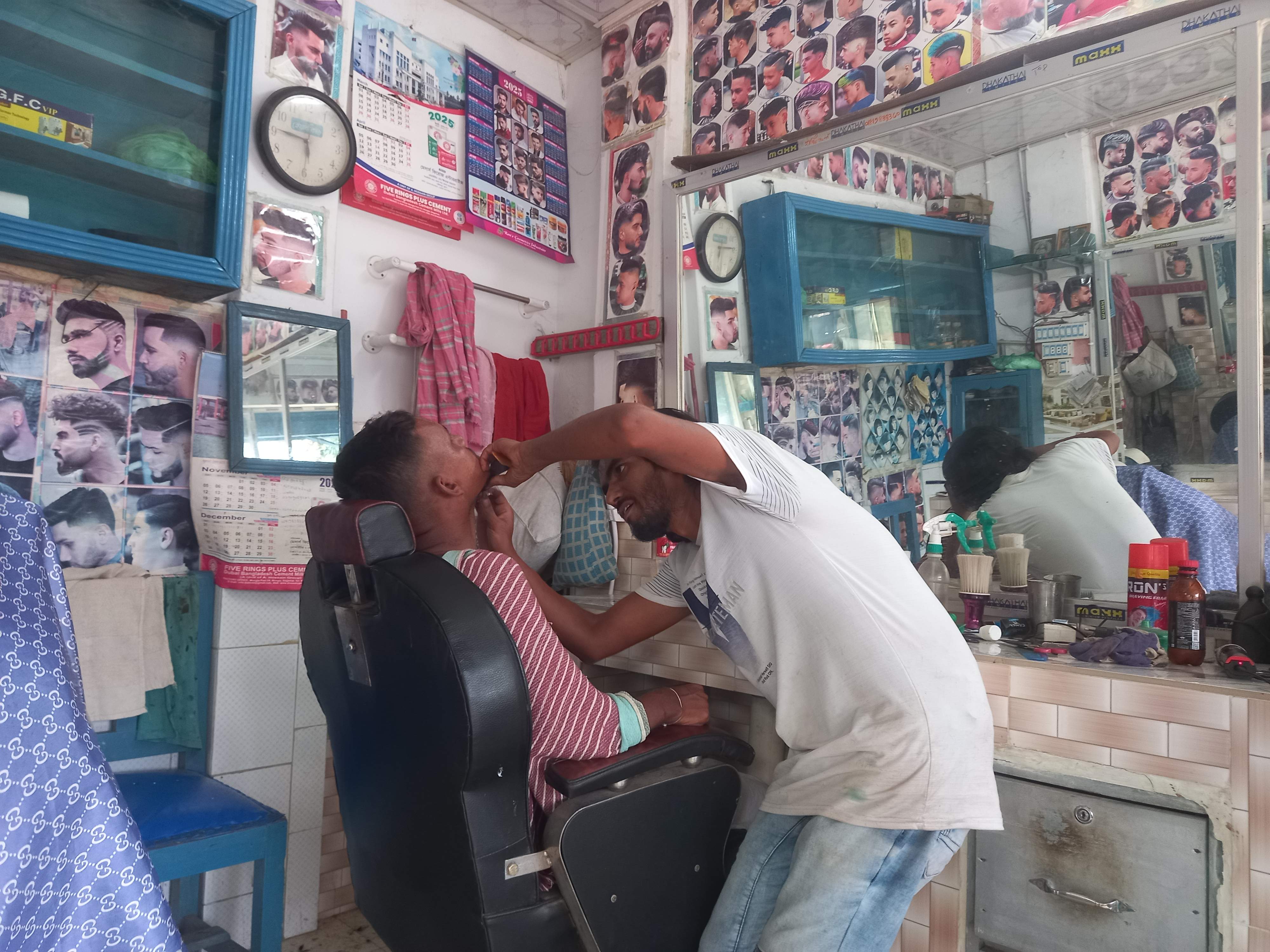 বরিশাল হেয়ার কাটিং 