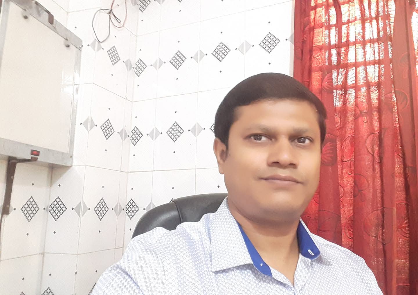 ডাঃ হিমেল সাহা;এমবিবিএস, বিসিএস (স্বাস্থ্য) ;হৃদরোগ ও মেডিসিন বিশেষজ্ঞ