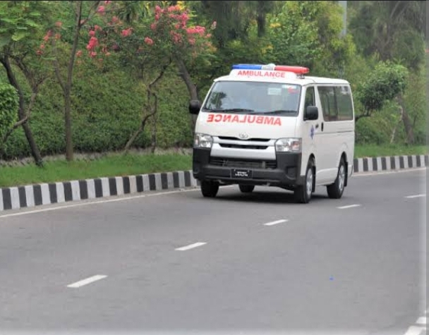 এম্বুলেন্স সার্ভিস ২৪ ঘন্টা 