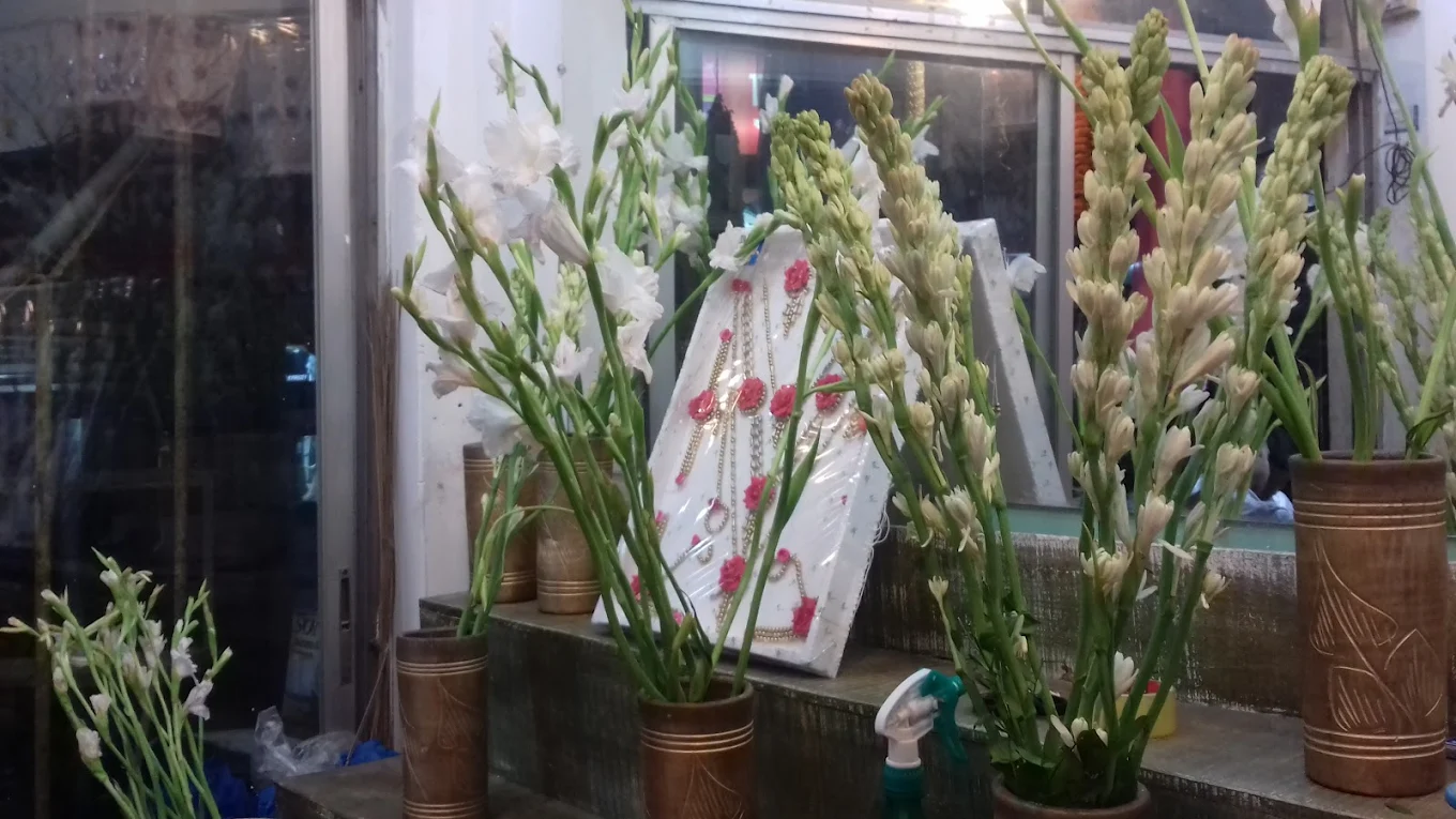 জুয়েল পুষ্পালয়